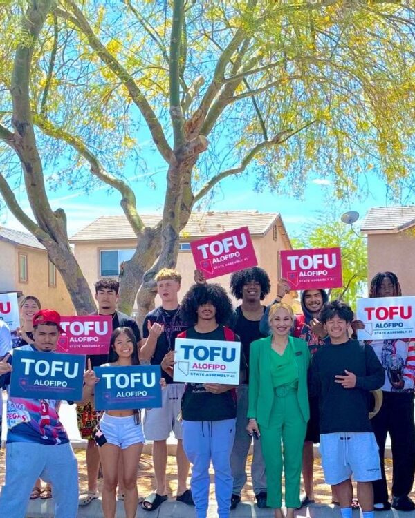 Tofu Alofipo with student supporters